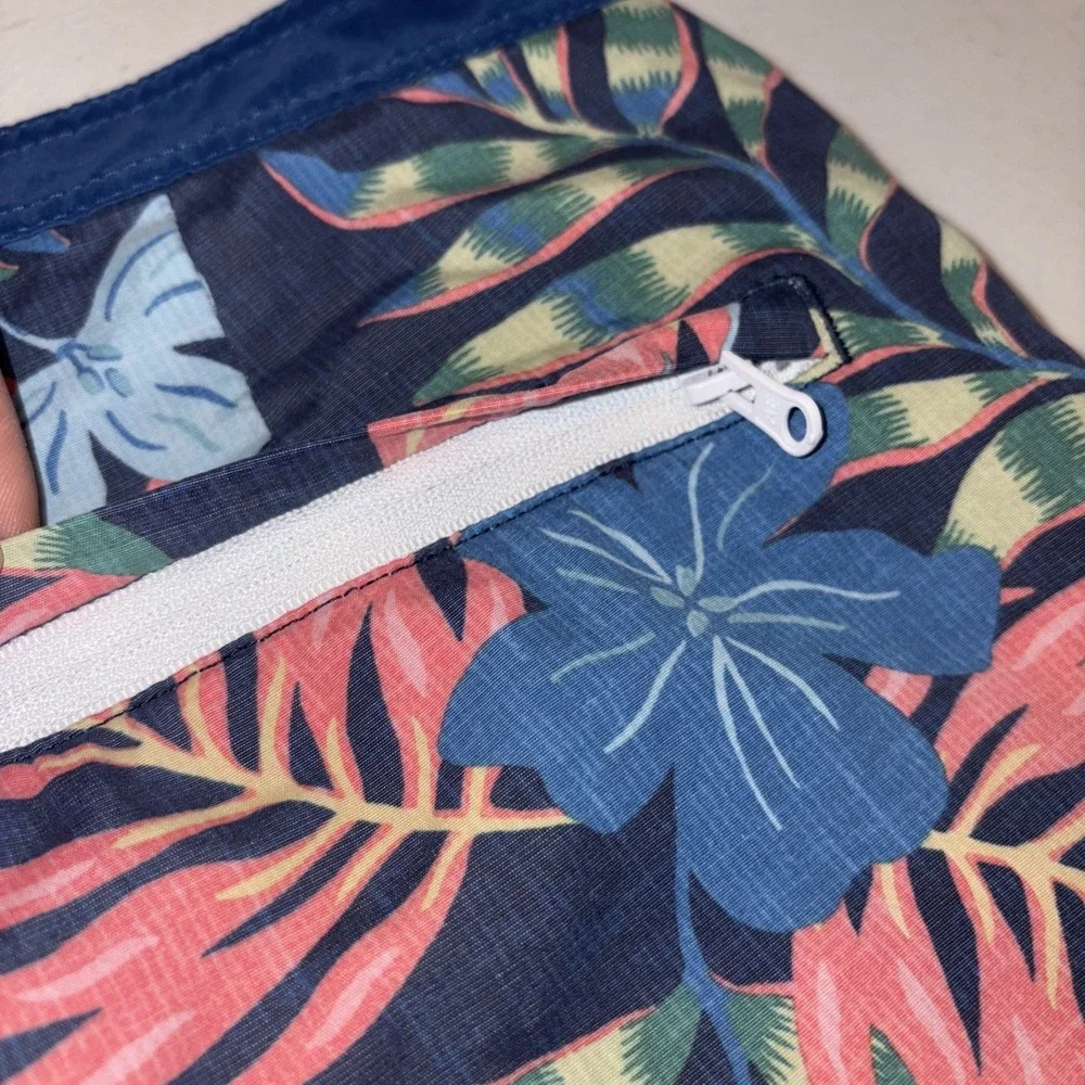 American Eagle Men Size S Blue Floral Polyester Blend Swim‎ Beach Board Shorts